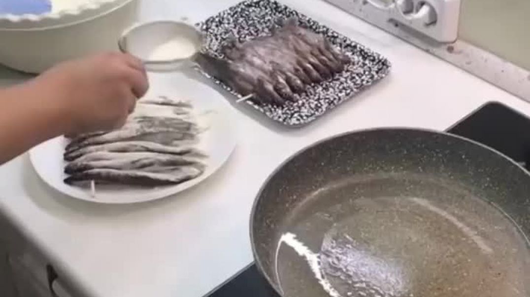 Как легко и без грязи пожарить мелкую рыбу